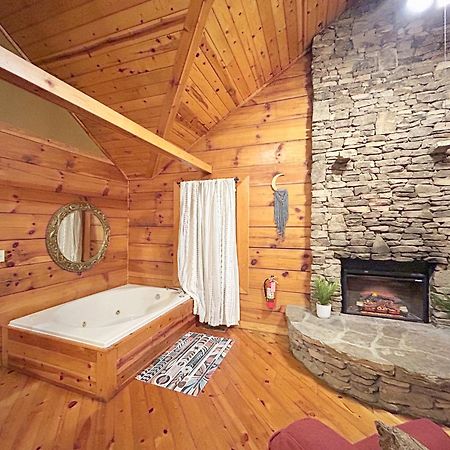 Honeymoon Hideaway Villa Gatlinburg Buitenkant foto